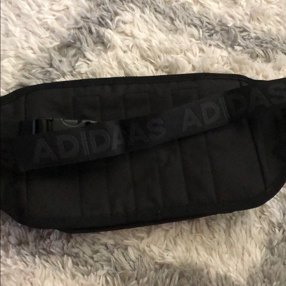 Adidas Amplifier Crossbody black/white - NWT - waist fanny bum bag - Picture 5 of 8
